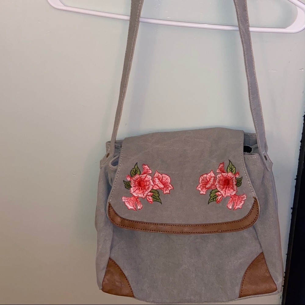 Mona B Shoulder bag